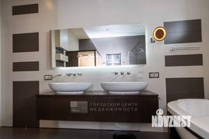 Таунхаус 250м², 3-этажный, на длительный срок,