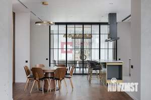 Дом 945м², 3-этажный, участок 7 сот.