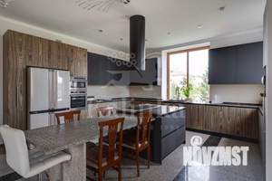 Дом 750м², 4-этажный, участок 21 сот.