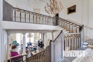 Дом 980м², 3-этажный, участок 60 сот.