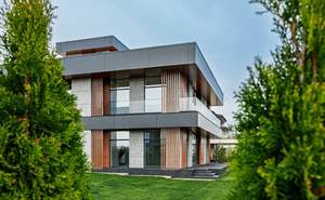 Дом 878м², 3-этажный, участок 15 сот.