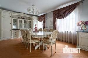 Дом 760м², 3-этажный, участок 30 сот.