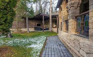 Дом 600м², 2-этажный, участок 15 сот.