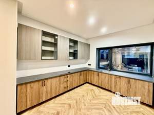 Дом 253м², 2-этажный, участок 6 сот.