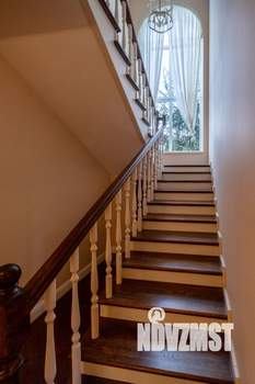 Коттедж 215м², 2-этажный, участок 10 сот.