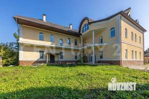 Дом 1019м², 3-этажный, участок 12 сот.