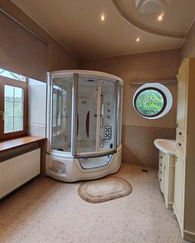 Дом 670м², 3-этажный, участок 16 сот.