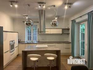 Дом 243м², 2-этажный, участок 6 сот.