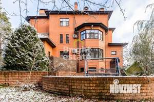 Дом 850м², 3-этажный, участок 95 сот.