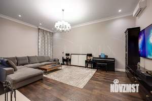 Дом 440м², 2-этажный, участок 5 сот.