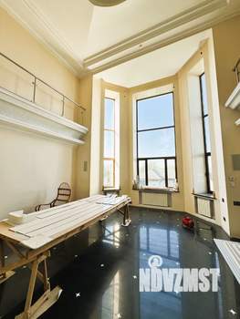 Коттедж 808м², 4-этажный, участок 20 сот.