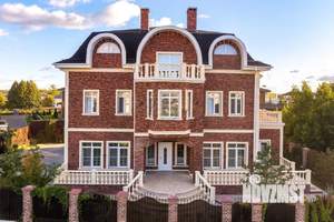 Коттедж 625м², 2-этажный, участок 8 сот.