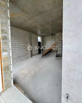 Дом 302м², 3-этажный, участок 5 сот.