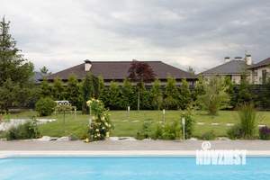 Дом 400м², 2-этажный, участок 18 сот.