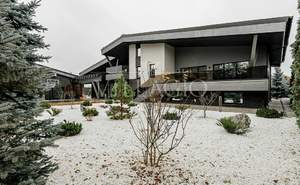 Дом 1123м², 2-этажный, участок 22 сот.