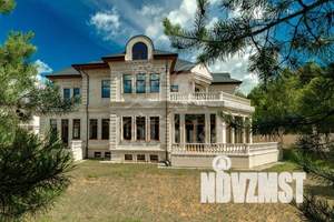 Дом 1291м², 3-этажный, участок 20 сот.