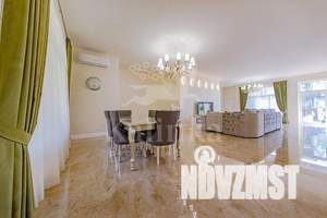 Дом 328м², 2-этажный, участок 16 сот.