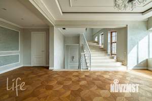 Дом 1000м², 2-этажный, участок 19 сот.