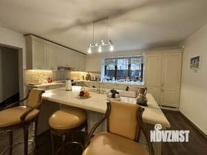 Коттедж 1000м², 3-этажный, участок 20 сот.