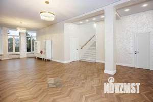 Дом 516м², 3-этажный, участок 14 сот.