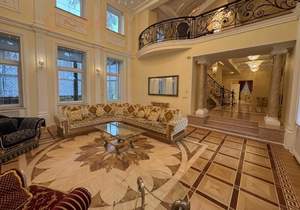 Дом 740м², 3-этажный, участок 28 сот.