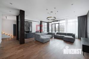 Дом 945м², 3-этажный, участок 7 сот.