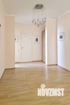 Таунхаус 283м², 3-этажный, участок 5 сот.