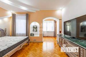 Дом 577м², 4-этажный, участок 13 сот.