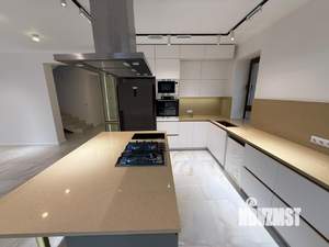 Дом 210м², 2-этажный, участок 6 сот.