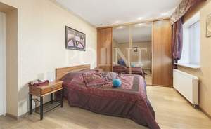 Дом 700м², 2-этажный, участок 13 сот.