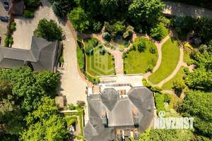 Дом 761м², 3-этажный, участок 60 сот.