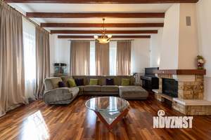 Коттедж 650м², 3-этажный, участок 35 сот.