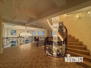 Дом 740м², 3-этажный, участок 28 сот.