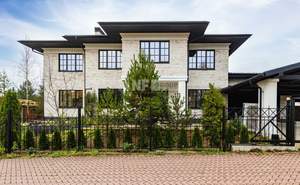 Дом 650м², 2-этажный, участок 18 сот.