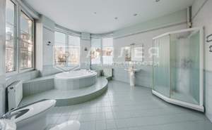 Дом 633м², 2-этажный, участок 15 сот.