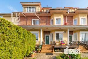 Таунхаус 260м², 3-этажный, участок 2 сот.