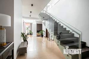 Коттедж 360м², 2-этажный, участок 6 сот.