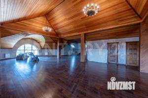 Дом 1019м², 3-этажный, участок 12 сот.