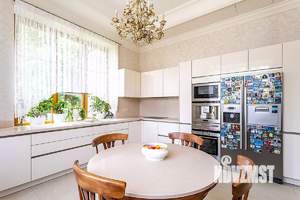 Дом 654м², 3-этажный, участок 19 сот.