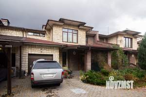 Таунхаус 184м², 2-этажный, участок 4 сот.