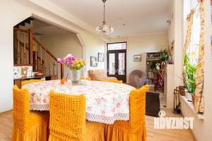 Таунхаус 184м², 2-этажный, участок 4 сот.