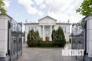 Дом 980м², 3-этажный, участок 60 сот.