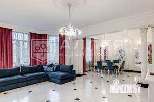 Коттедж 620м², 3-этажный, участок 15 сот.