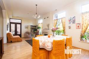 Таунхаус 184м², 2-этажный, участок 4 сот.