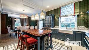 Таунхаус 420м², 3-этажный, участок 6 сот.