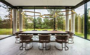 Дом 1300м², 3-этажный, участок 15 сот.