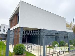 Дом 403м², 2-этажный, участок 8 сот.