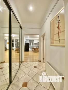 Таунхаус 290м², 3-этажный, участок 4 сот.