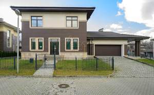 Дом 348м², 2-этажный, участок 9 сот.