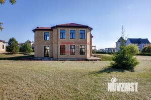 Дом 974м², 3-этажный, участок 35 сот.